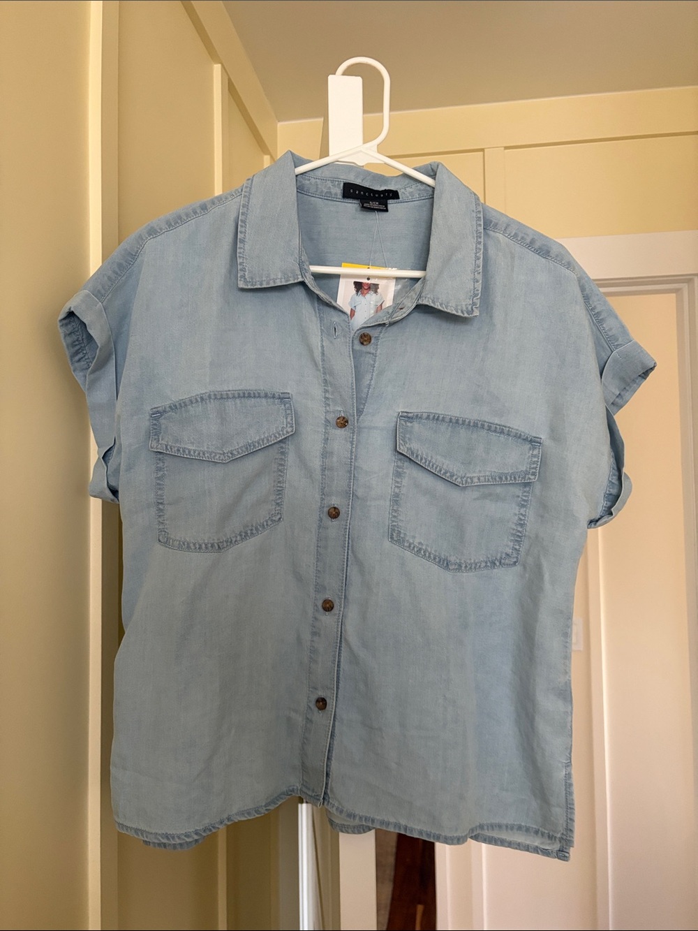 Sanctuary Light Wash Denim Chambray Top size Small NWT